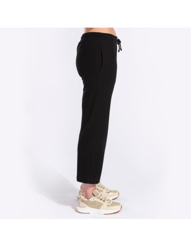 dzwony dresy z szerokimi nogawkami